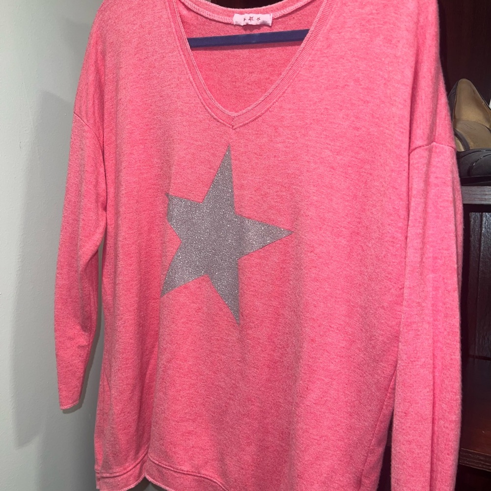 Hot Pink Star Pullover Sweater – Size M (Brand Unknown)